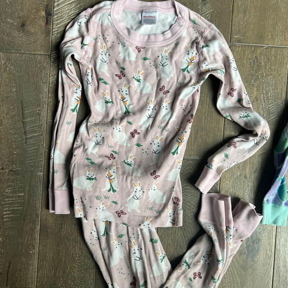 Hanna Andersson pjs size 6/7 - Picture 4 of 6